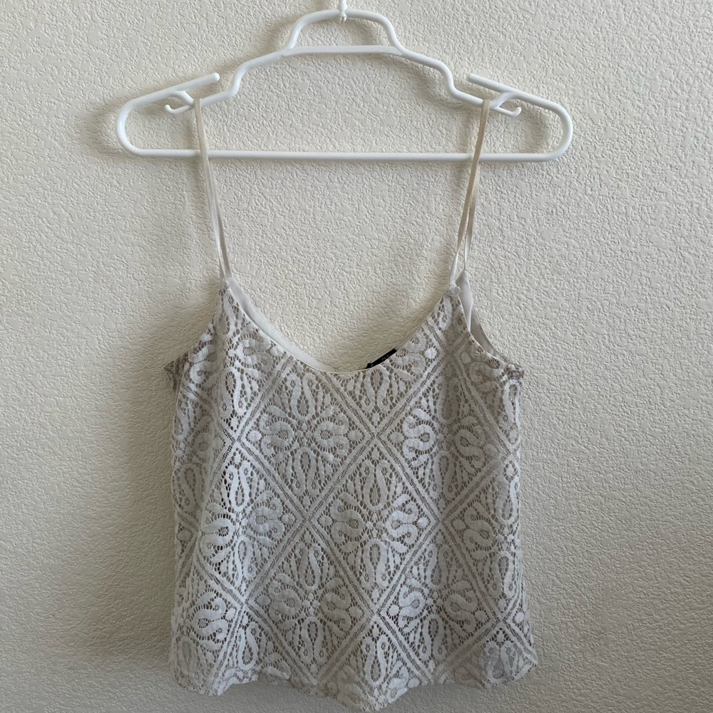 White flower top